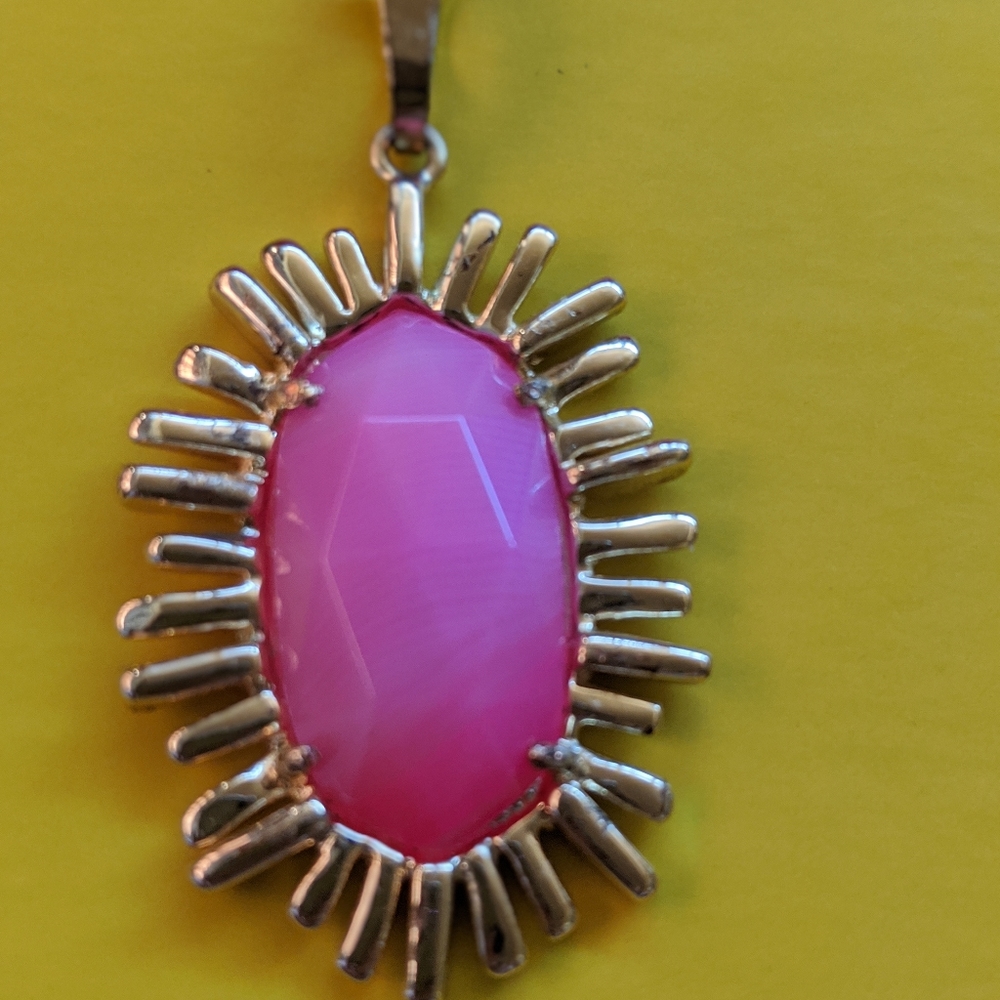 Kendra Scott pendant